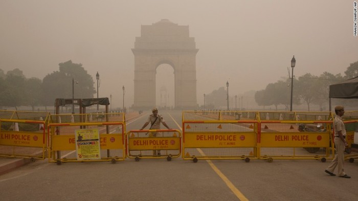 Polusi udara di New Delhi Ibu kota India, New Delhi memiliki tingkat polusi udara tertinggi di dunia selama tiga tahun berturut-turut.