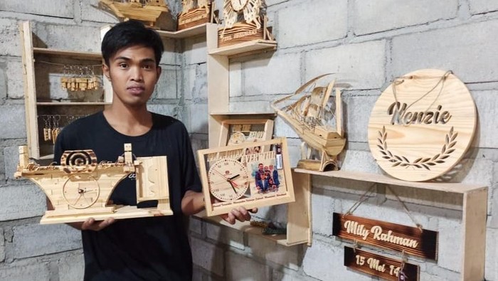 Pria di Ponorogo Ini Justru Berhasil Buka Usaha Kerajinan Kayu