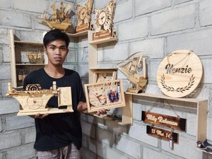 Inovatif, Pria di Ponorogo Berhasil Buka Usaha Kerajinan Kayu Saat Pandemi