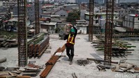 Setelah melewati proses yang panjang, akhirnya permintaan hunian kembali di Kampung Akuarium kembali terealisasi. Yang dulu awalnya dari hunian shelter hingga peletakan bagi pertama Kampung Susun Agustus 2020 oleh Gubernur DKI Jakarta Anies Baswedan.