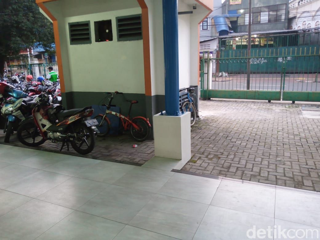 Rak parkir sepeda di Stasiun Palmerah, Jakarta Barat, 19 Maret 2021. (Kadek Melda Luxiana/detikcom)