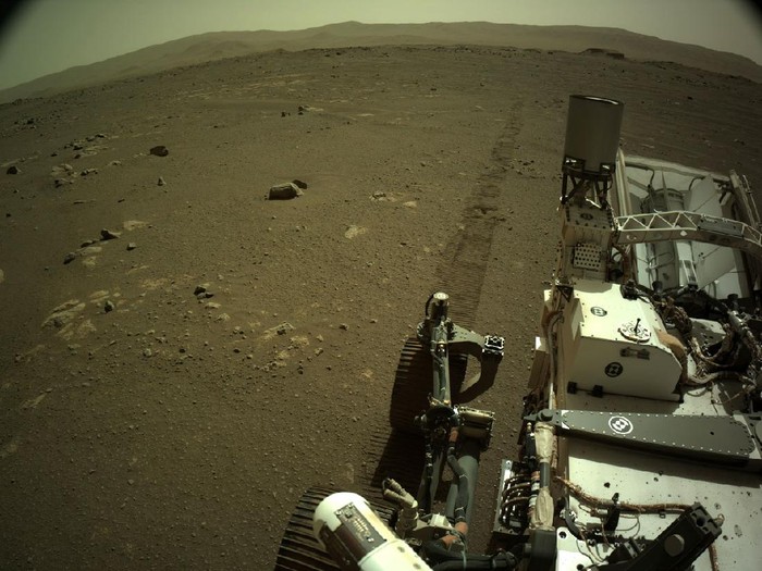 Robot Perseverance merekam suara mesin dan rodanya saat menjelajahi Mars