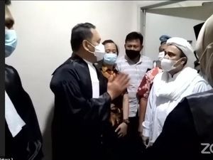 Pemberontakan Habib Rizieq di Persidangan Online hingga Bungkam