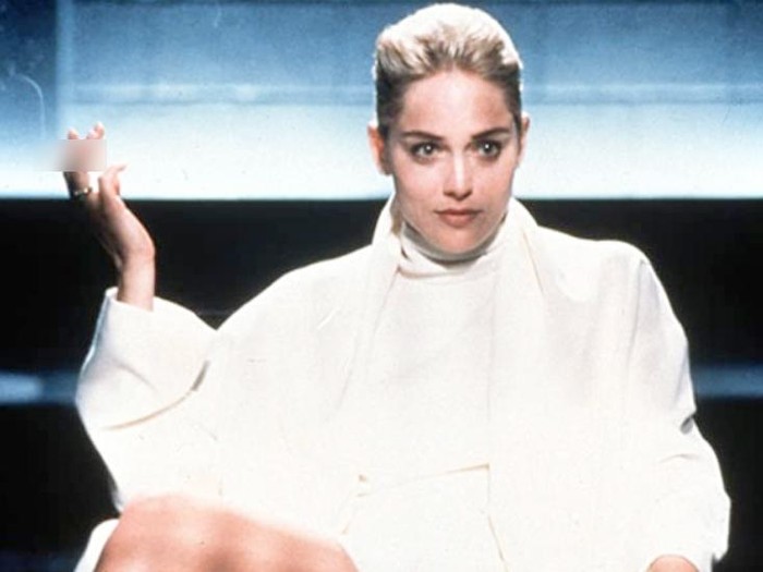 Sharon Stone kala tampil di film Basic Instinct.