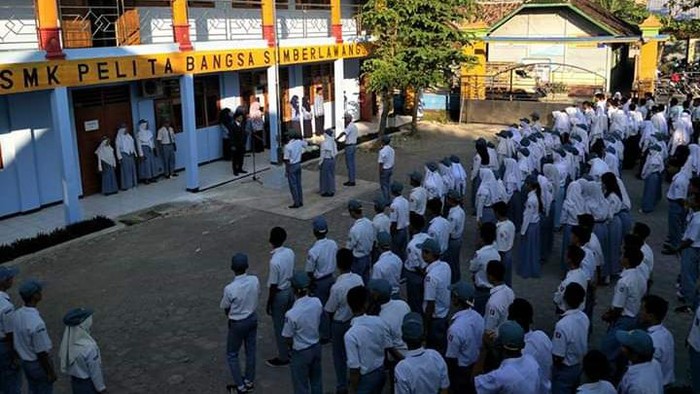 SMK Pelita Bangsa, Sumberlawang, Sragen, Jawa Tengah. Foto diambil sebelum pandemi virus Corona.