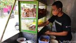 Lezatnya Soto Mie Pakai Risol 50 Cm yang Lagi Viral!