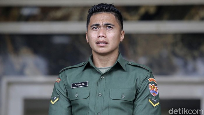Tangis Bahagia Aprilio Perkasa Manganang Setelah Sah Jadi Pria Pengadilan Negeri Tondano memutuskan status jenis kelamin Serda Aprilio Perkasa Manganang berganti menjadi laki-laki. Aprilio terlihat bahagia dengan utusan tersebut.