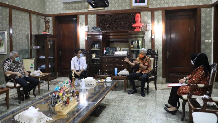 Gibran Temui Ganjar Di Semarang Hari Ini Bahas Apa<script async src=