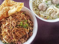 5 Mie Ayam Enak dengan Topping Melimpah di Jakarta Barat