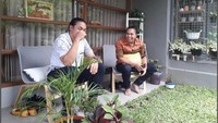 Baik Aprilio dan Amasya Manganang alami kondisi ambiguitas kelamin yang disebut hipospadia.Ini merupakan kondisi bawaan lahir yang ditandai dengan lubang uretra berada di bagian bawah penis, bukan di ujung seperti pada umumnya. Foto: Instagram amasyamanganang