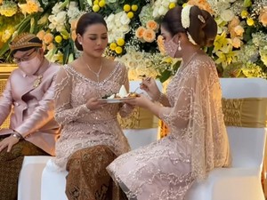 Aurel Hermansyah Siraman, Kebayanya Disulap Jadi Gaun Mewah