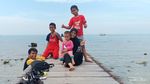 Asyiknya Berkemah Sambil Memancing Ikan di Pulau Panjang Jepara