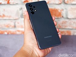 Galaxy A32 Awesome Black, Tampilan Premium Harga Tak Sampai Rp 4 Juta