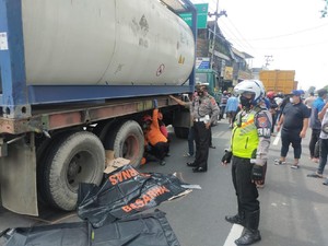 Truk Tabrak Motor Pasutri di Sidoarjo, Suami Tewas Istri Kakinya Remuk