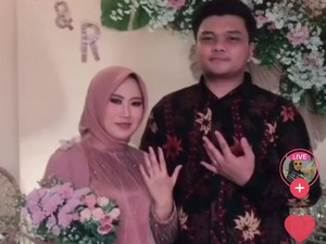 Viral Kisah Wanita Bandung yang Dilamar Dosen Pembimbing Skripsinya