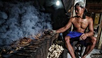 Sebagai daerah pesisir pantai utara (Pantura) Jawa, Demak termasuk daerah penghasil ikan laut terbesar di Jawa Tengah.