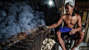 Melihat Sentra Pengolahan Ikan Asap Khas Demak
