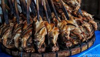 Menurut Ketua Kelompok Koperasi Serba Usaha Asap Indah Tejo Purwoto, pemasaran ikan asap ini pihaknya sudah ekspansi ke berbagai pasar di daerah seperti Yogyakarta, Jakarta hingga Kalimantan. 