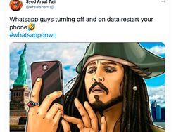 WhatsApp Tumbang Jadi Bahan Meme Sindiran