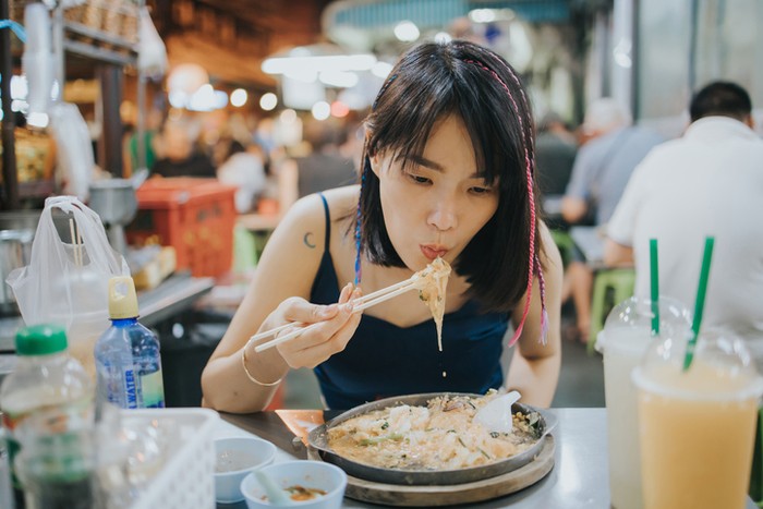 Meniup Makanan Panas Bahaya untuk Kesehatan, Ini Sebabnya Meniup Makanan Panas Bahaya untuk Kesehatan, Ini Sebabnya