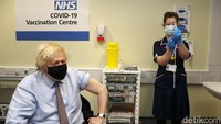 Boris Johnson menjalani vaksinasi COVID-19 pada Jumat (19/3/2021) waktu setempat. 