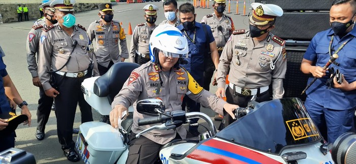 Polda Metro Jaya meluncurkan 30 unit e-TLE mobile.