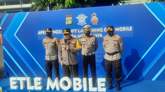 Polda Metro Jaya meluncurkan 30 unit e-TLE mobile.