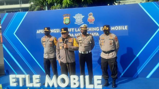 Polda Metro Jaya meluncurkan 30 unit e-TLE mobile.