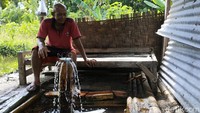 Sumur bor di halaman rumah Solihin tersebut memiliki kedalaman sekitar 120 meter. Meskipun berhasil mengeluarkan air, ternyata kualitas air di sumur tersebut tidak layak dikonsumsi.