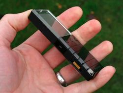 Nostalgia Ponsel Tembus Pandang Xperia Pureness