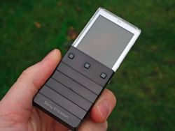 Nostalgia Ponsel Tembus Pandang Xperia Pureness