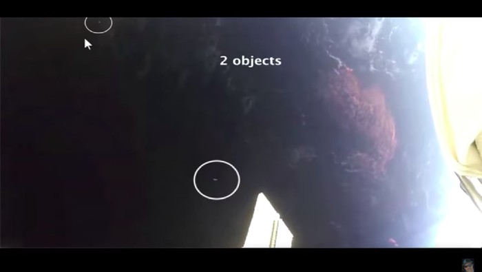 Benda Diduga UFO Saat Video Live Astronaut di International Space Station (ISS)