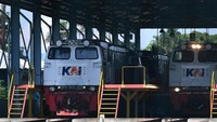 Depo Cipinang juga mampu merawat 144 lokomotif dan 120 gerbong kereta per hari.