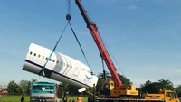 Pesawat Trigrana Air PSK YSF tergelincir di Bandara Halim Perdanakusuma, Jakarta Timur, pada Sabtu (20/3/2-21). Pesawat tersebut dalam kondisi keluar runway.