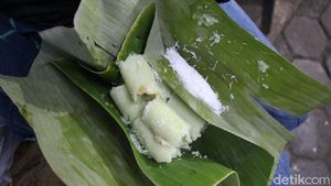 Wangi Legit Putu Pandan Buatan Puthu Lanang yang Kondang Sejak 1935