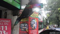 Membicarakan kuliner legendaris Malang, banyak orang teringat Puthu Lanang. Gerai kue tradisional ini berlokasi di di Jalan Jaksa Agung Suprapto, Klojen. Foto: Luthfi Baihaqy/detikcom