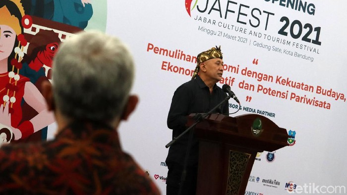 JAFEST 2021 Genjot Ekonomi Jabar Jabar Culture and Tourism Festival (JAFEST) 2021 resmi dibuka di Gedung Sate, Kota Bandung, Minggu (21/3/2021). Ajang ini untuk memulihkan ekonomi Jabar akibat pandemi.