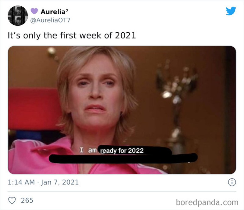 Kehidupan di tengah pandemi memang tidak mudah, beberapa meme bertebaran soal 2021 yang nampaknya bakal mirip 2020. Wah, harapannya sih bisa lebih baik, ya.