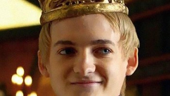 Pecinta series Game of Thrones pasti tahu bahwa baik Joffrey maupun Ramsay tidak ada yang lebih mending. Foto: via Bored Panda