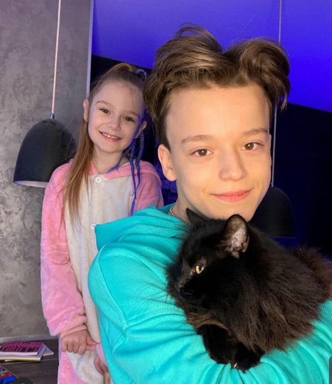 Orangtua dari kedua belah pihak menyatakan bahwa anak-anak berhak untuk melakukan apa yang mereka anggap benar. Pernyataan kontroversial lainnya dari mulut orangtua mereka adalah bahwa sebagai orangtua tidak bisa menghentikan tindakan anak-anak. Foto: dok. Instagram