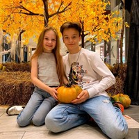 Ini pasangan selebgram yang jadi kontroversi karena keduanya melangsungkan pernikahan. Hubungan keduanya pun mendapatkan persetujuan dari orangtua masing-masing. Foto: dok. Instagram