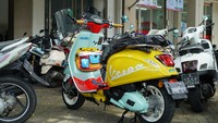 Di tahapan pertama kita mulai memodifikasinya di sektor akselerasi, yaitu CVT, di mana bagian seluruh CVT mulai dari Variator Flywheel dengan roller 12 gr, Kevlar Belt, Kanvas Kopling, Mangkok Kopling Keramik Evolution, dan Per Torsi dicokoki Parts aftermarket Polini Motori Racing asal Italia, di mana Valentino Rossi pernah jadi salah satu pebalap di tim Mini GP Polini saat remaja, kata Dennil, dalam keterangan resmi kepada detikOto (21/3). Foto: Scooter VIP