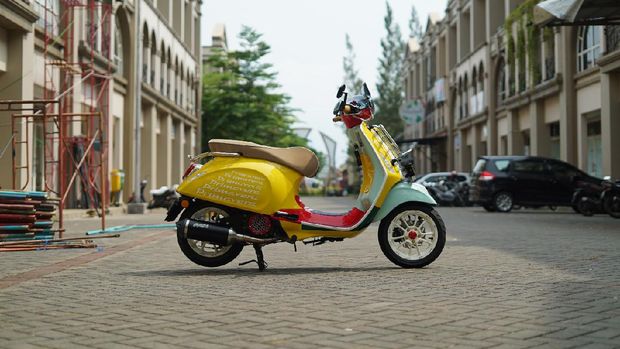 Modifikasi Vespa Awkarin
