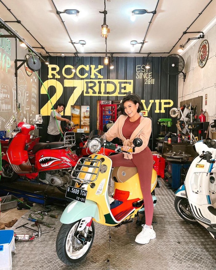 Modifikasi Vespa Awkarin