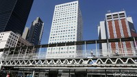 Cuaca Jakarta terlihat cerah hari ini.