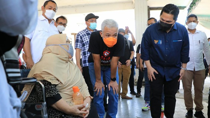 Sentra Vaksinasi Bersama BUMN - Semarang Sentra Vaksinasi Bersama BUMN di Semarang akan melayani lansia umum. Cukup bawa KTP