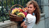 Ini penampilan Thalia saat membintangi telenovela Maria Mercedes. Foto: dok Instagram/Thalia