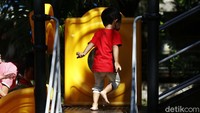 Di Jakarta Pusat ada sejumlah taman dan hutan kota yang bisa dikunjungi oleh masyarakat. Salah satunya Taman Danau Dampelas, yang berada di Benhil, Jakarta Pusat.