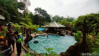 Aryakibansland merupakan sebuah tempat wisata baru berupa kolam renang yang berada tepat di bantaran Sungai Ciputri yang berada di Desa Rajagaluh Kidul, Kecamatan Rajagaluh, Kabupaten Majalengka. 