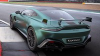 Mesin buas itu dikawinkan dengan transmisi otomatis delapan percepatan dari ZF yang menyalurkan tenaga ke roda belakang. Foto: Dok. Aston Martin